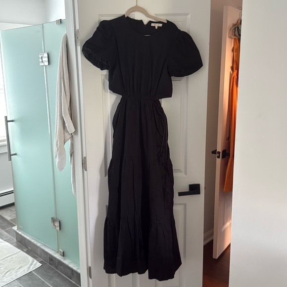 Women's WAYF Maxi Dress Black Tiered Cutouts Puff Sleeves Sized Medium - Picture 4 of 7